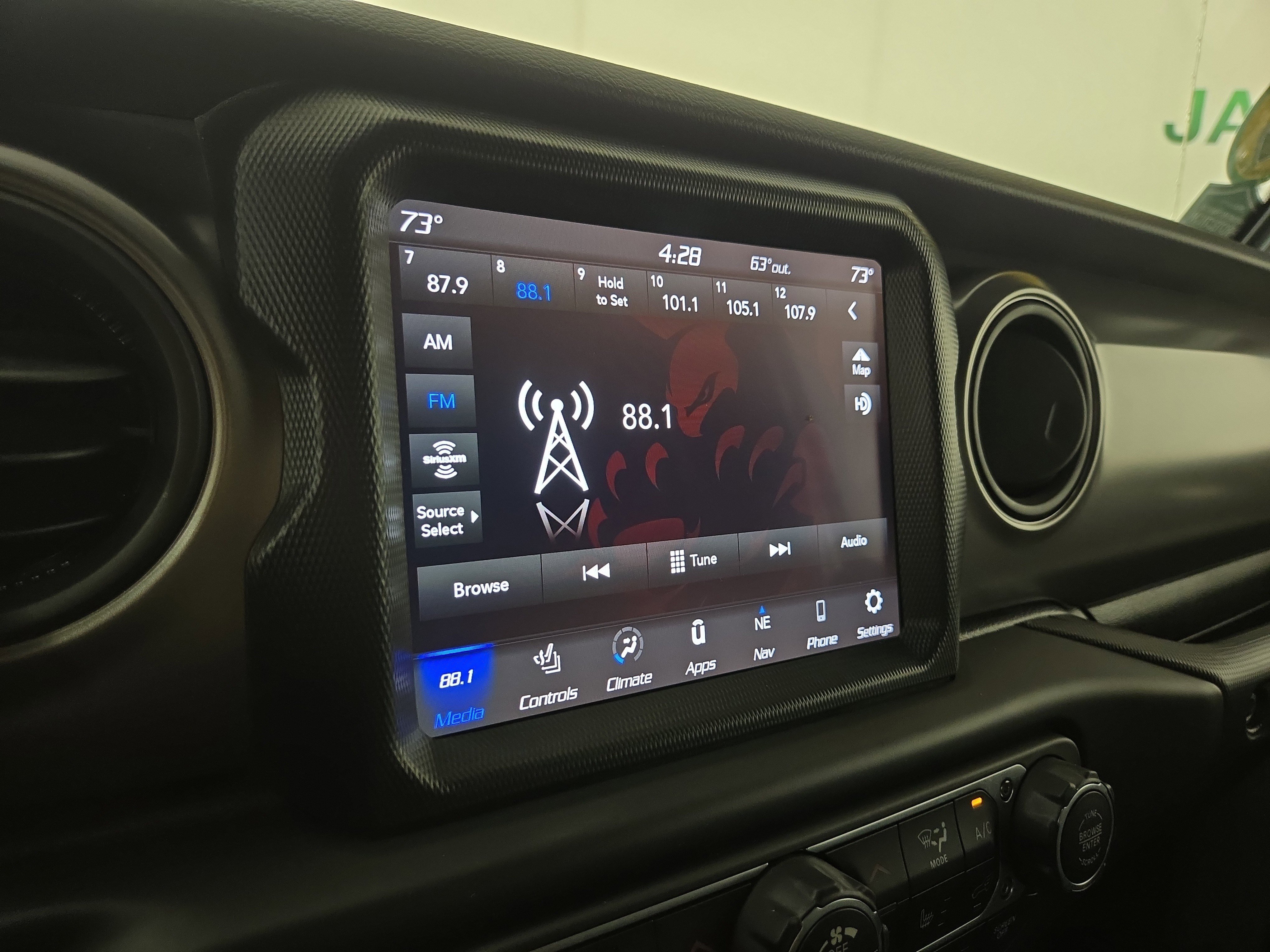 Certified 2023 Jeep Wrangler Unlimited w/ Sun & Screen Package AWD/4WD image 20