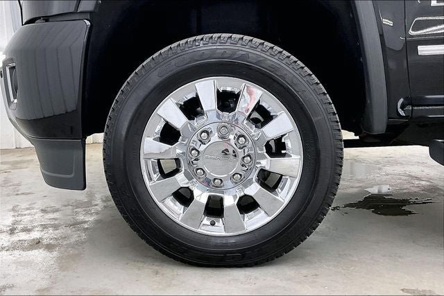 Used 2018 GMC Sierra 2500 Denali w/ Duramax Plus Package AWD/4WD image 10