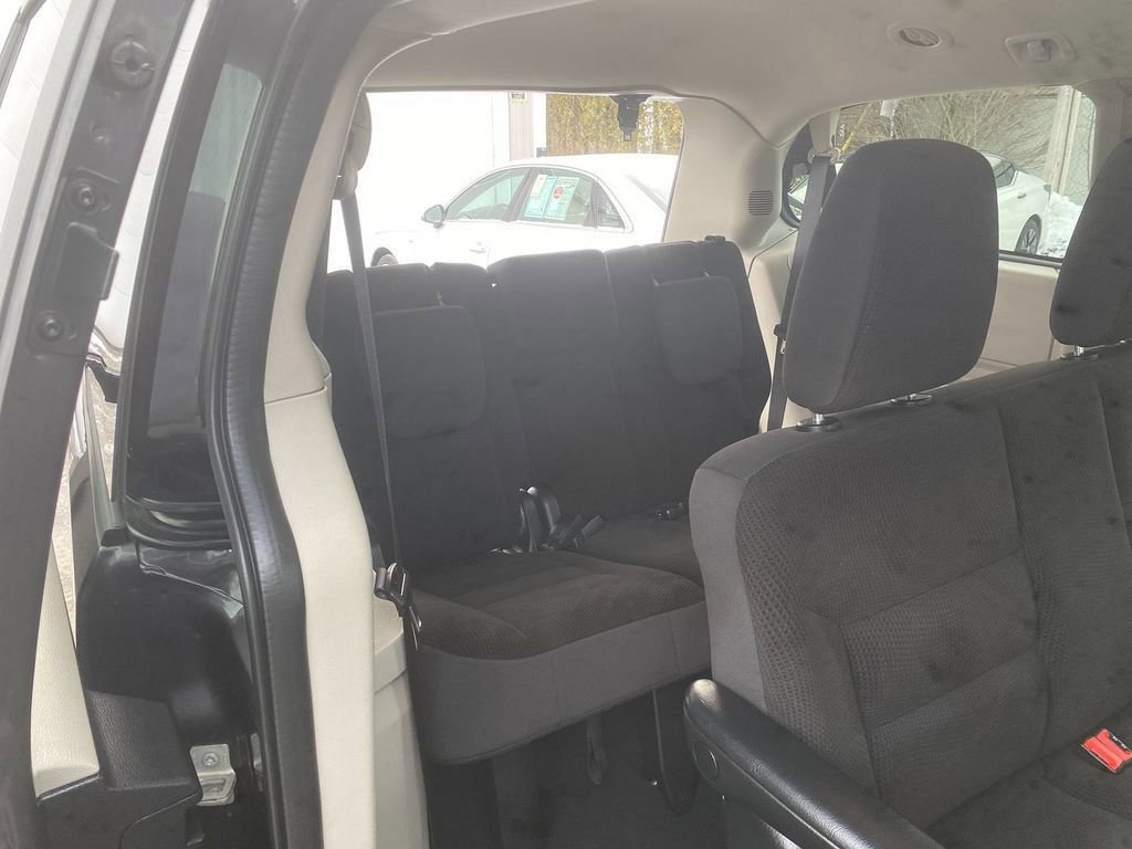 Used 2018 Dodge Grand Caravan SE w/ UConnect Hands-Free Group FWD image 27