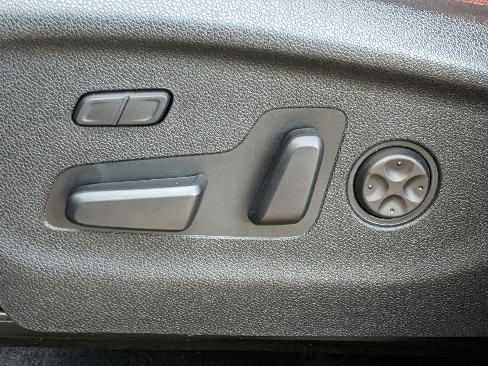 Used 2017 Kia Sorento SX image 19