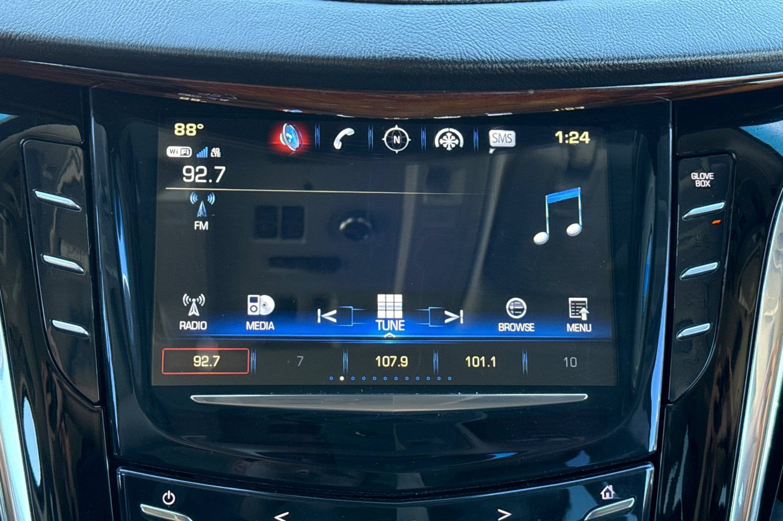 Used 2017 Cadillac Escalade ESV Luxury RWD image 19