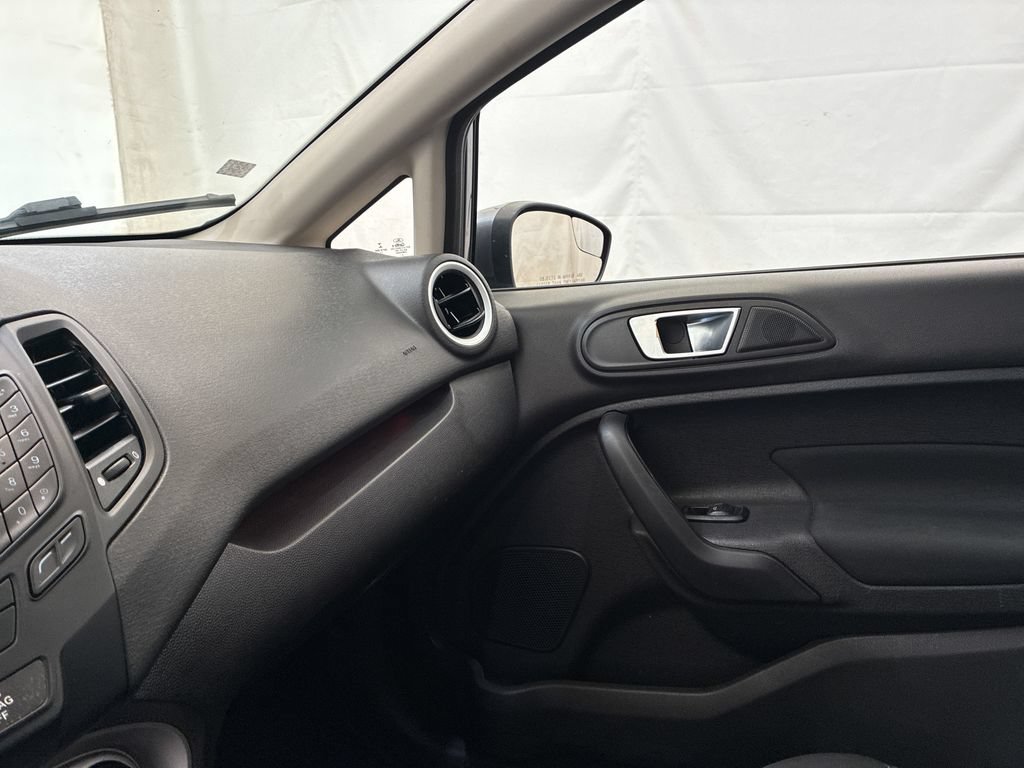 Used 2014 Ford Fiesta SE FWD image 24