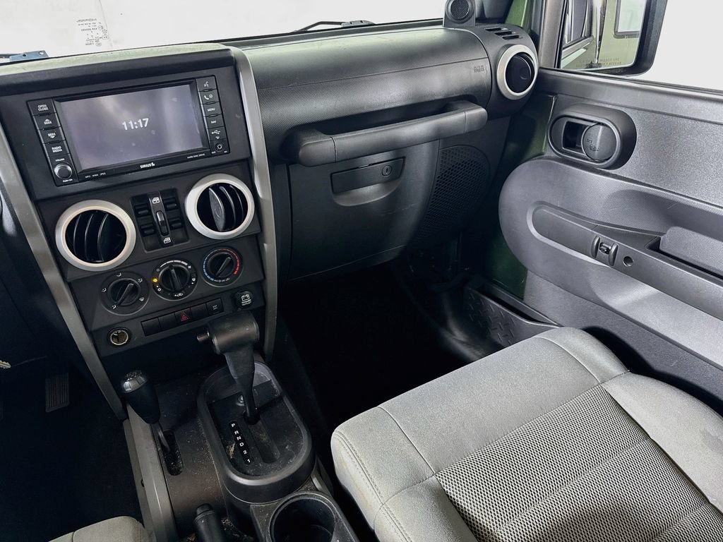 Used 2008 Jeep Wrangler Unlimited Sahara w/ Dual Top Group AWD/4WD image 20