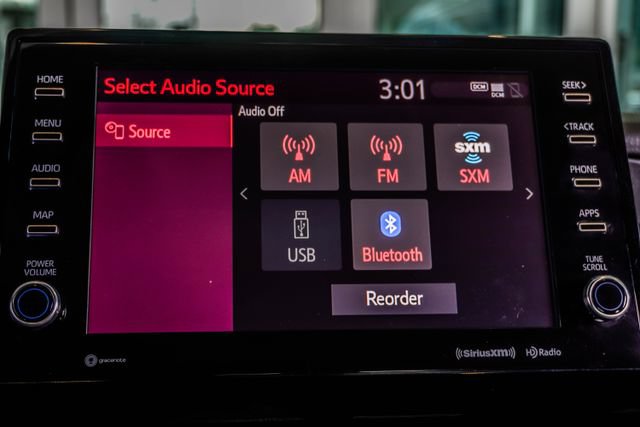 Used 2022 Toyota Camry XLE FWD image 31