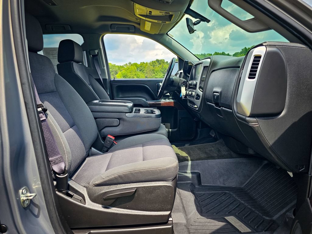 Used 2017 GMC Sierra 1500 SLE w/ SLE Value Package AWD/4WD image 37