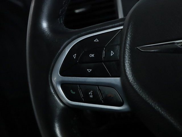 Used 2022 Chrysler 300 Touring w/ Sport Appearance Package image 21