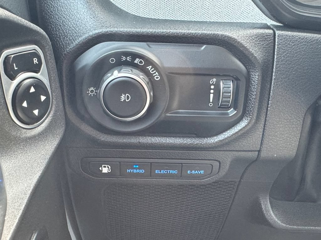 Used 2024 Jeep Wrangler Unlimited AWD/4WD image 31