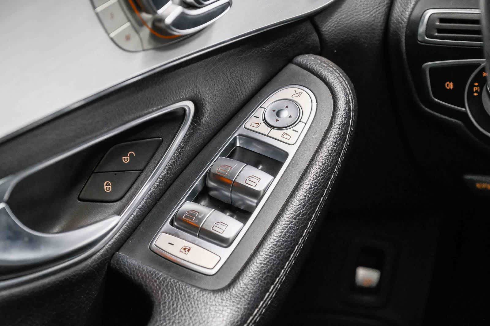 Used 2018 Mercedes-Benz C 300 Sedan image 23