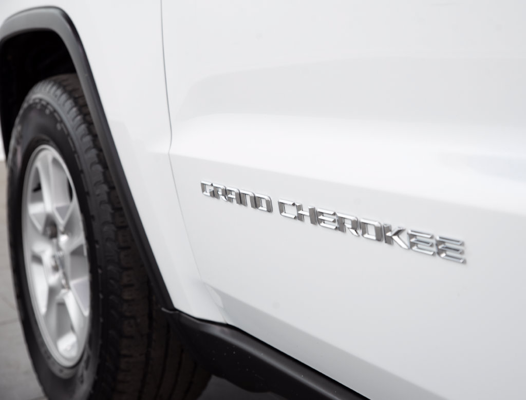 Used 2015 Jeep Grand Cherokee Laredo w/ Quick Order Package 23E AWD/4WD image 7