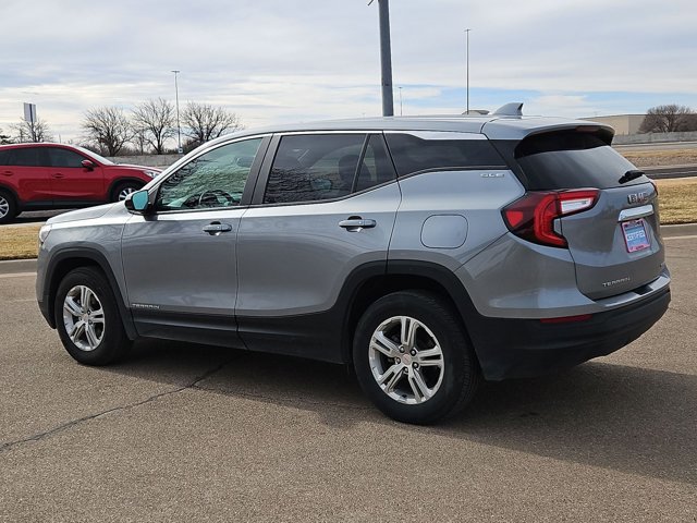 Used 2024 GMC Terrain SLE image 8