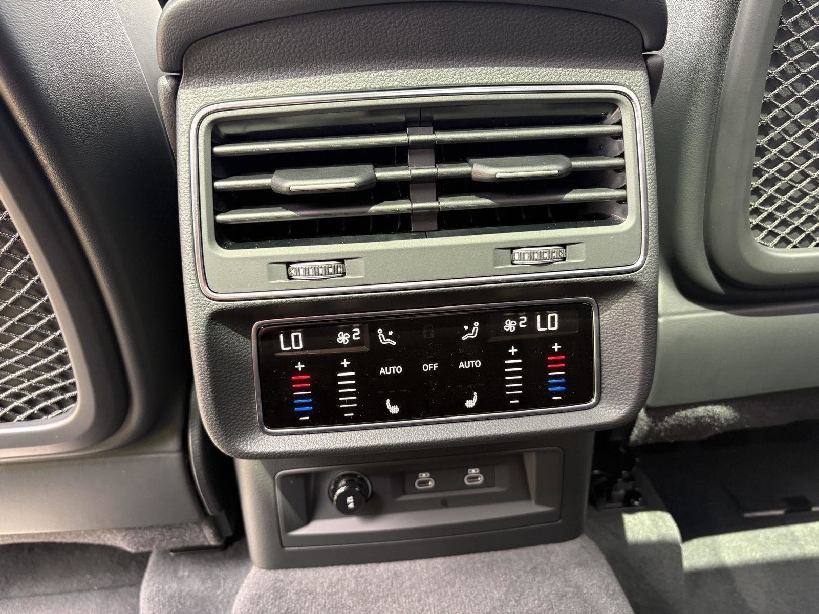 New 2026 Audi SQ8 Premium Plus image 23