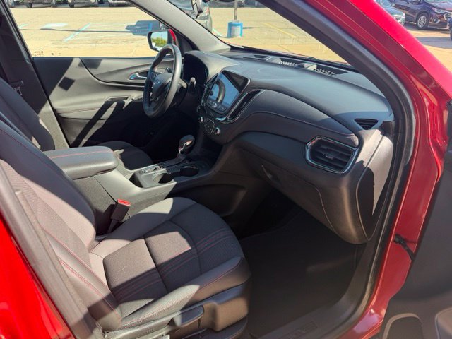 Certified 2022 Chevrolet Equinox RS w/ Infotainment Package FWD image 19