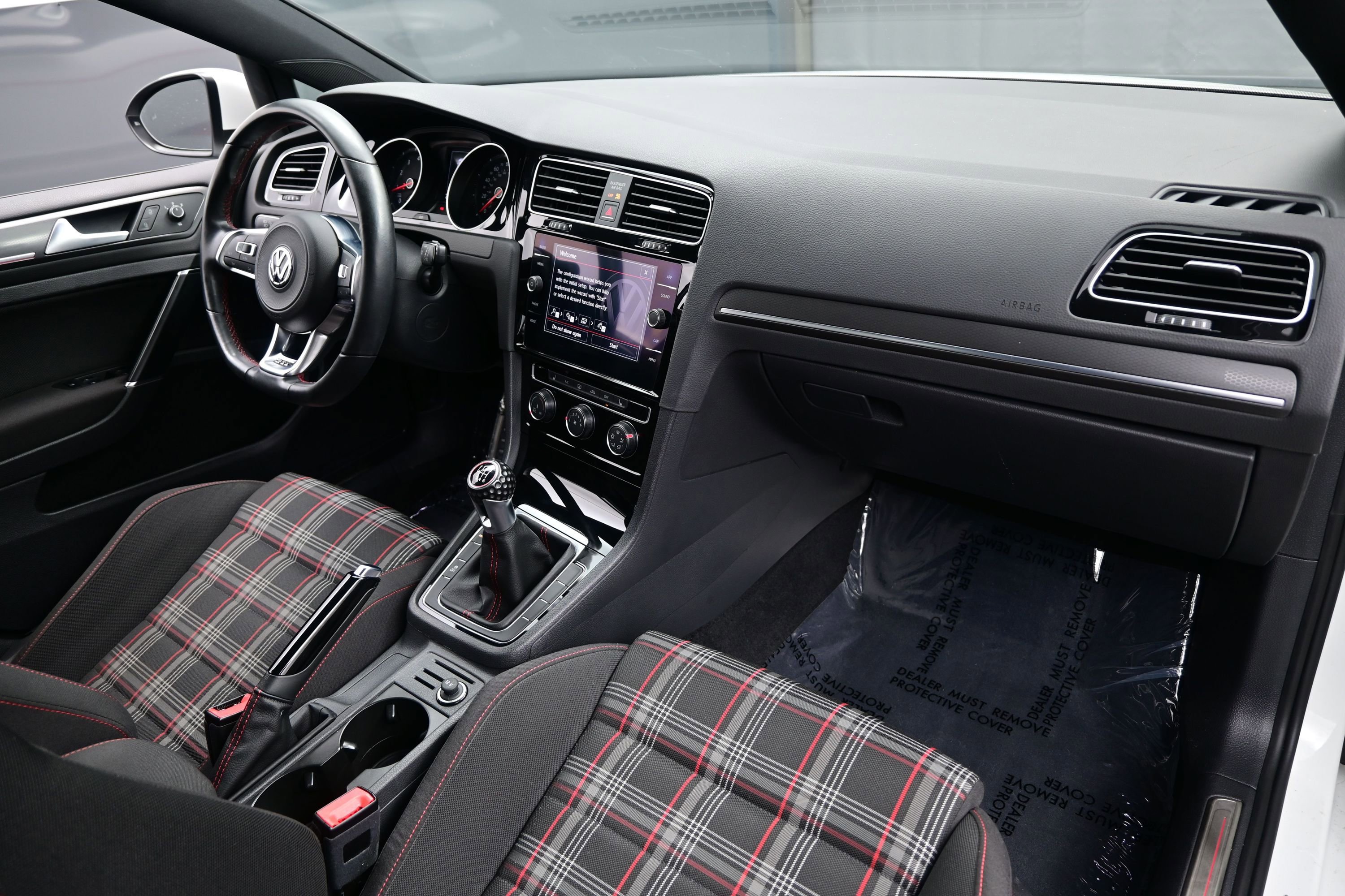 Used 2018 Volkswagen GTI SE FWD image 14