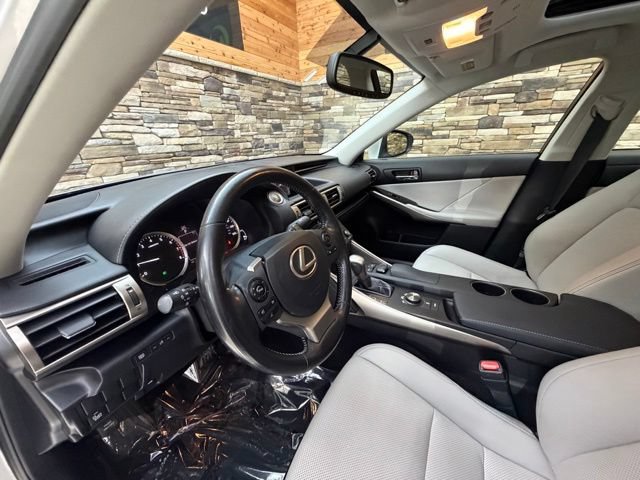Used 2016 Lexus IS 300 AWD w/ Navigation System Package image 12