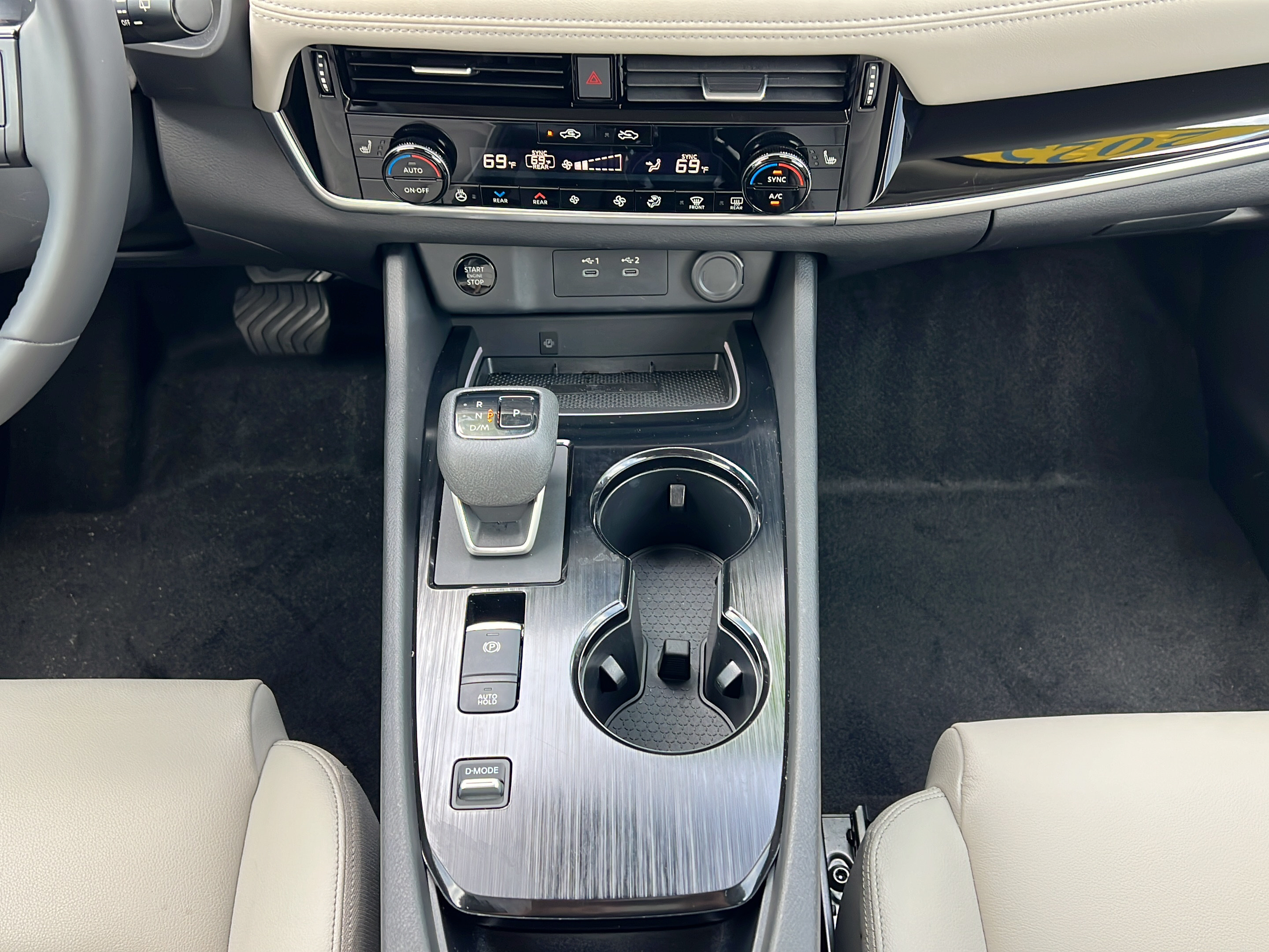 Used 2025 Nissan Rogue SL w/ SL Premium Package FWD image 15