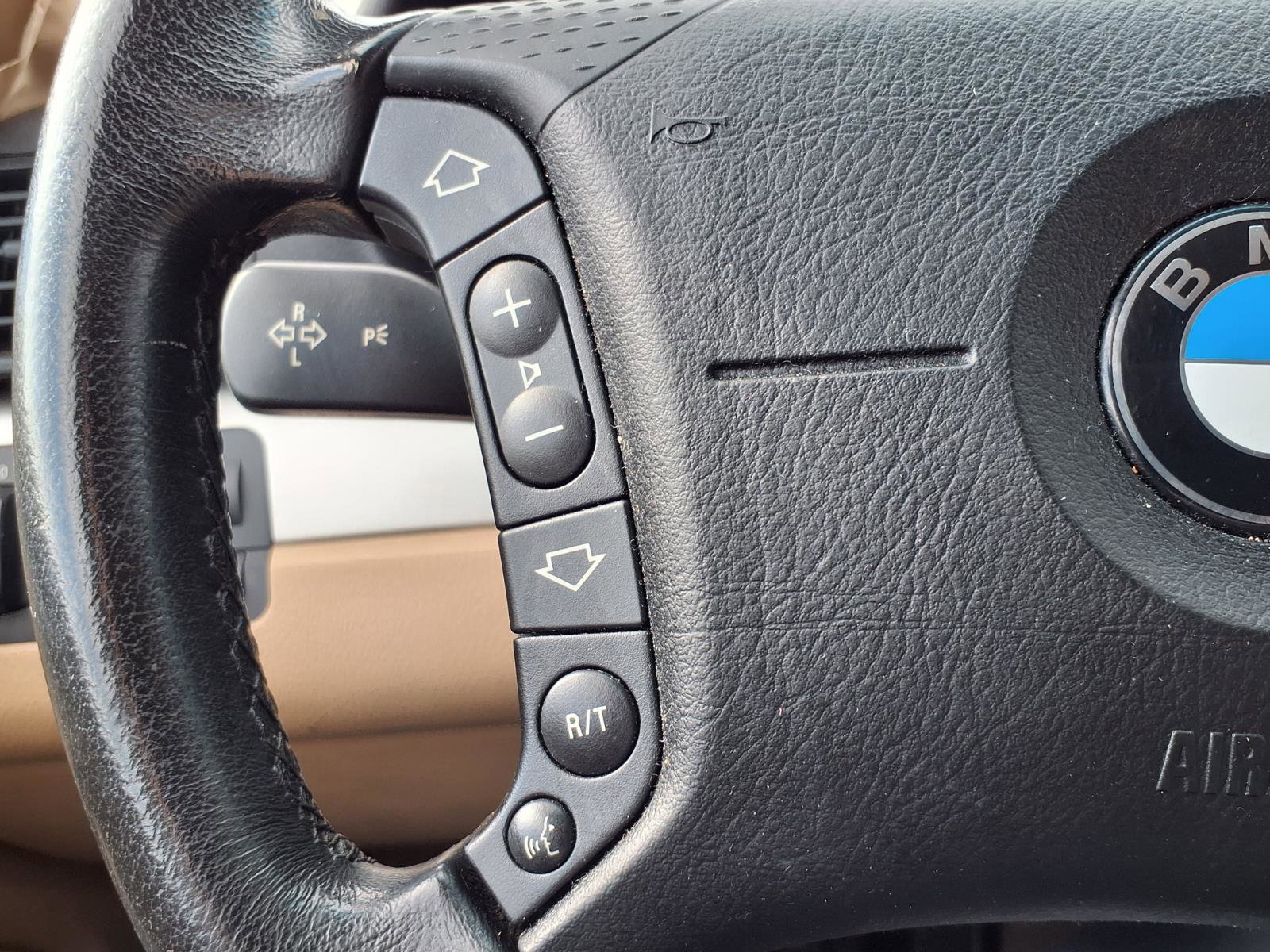 Used 2003 BMW 325i Sedan image 14