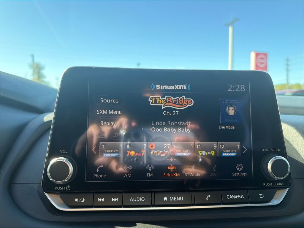 Used 2024 Nissan Rogue SV image 36