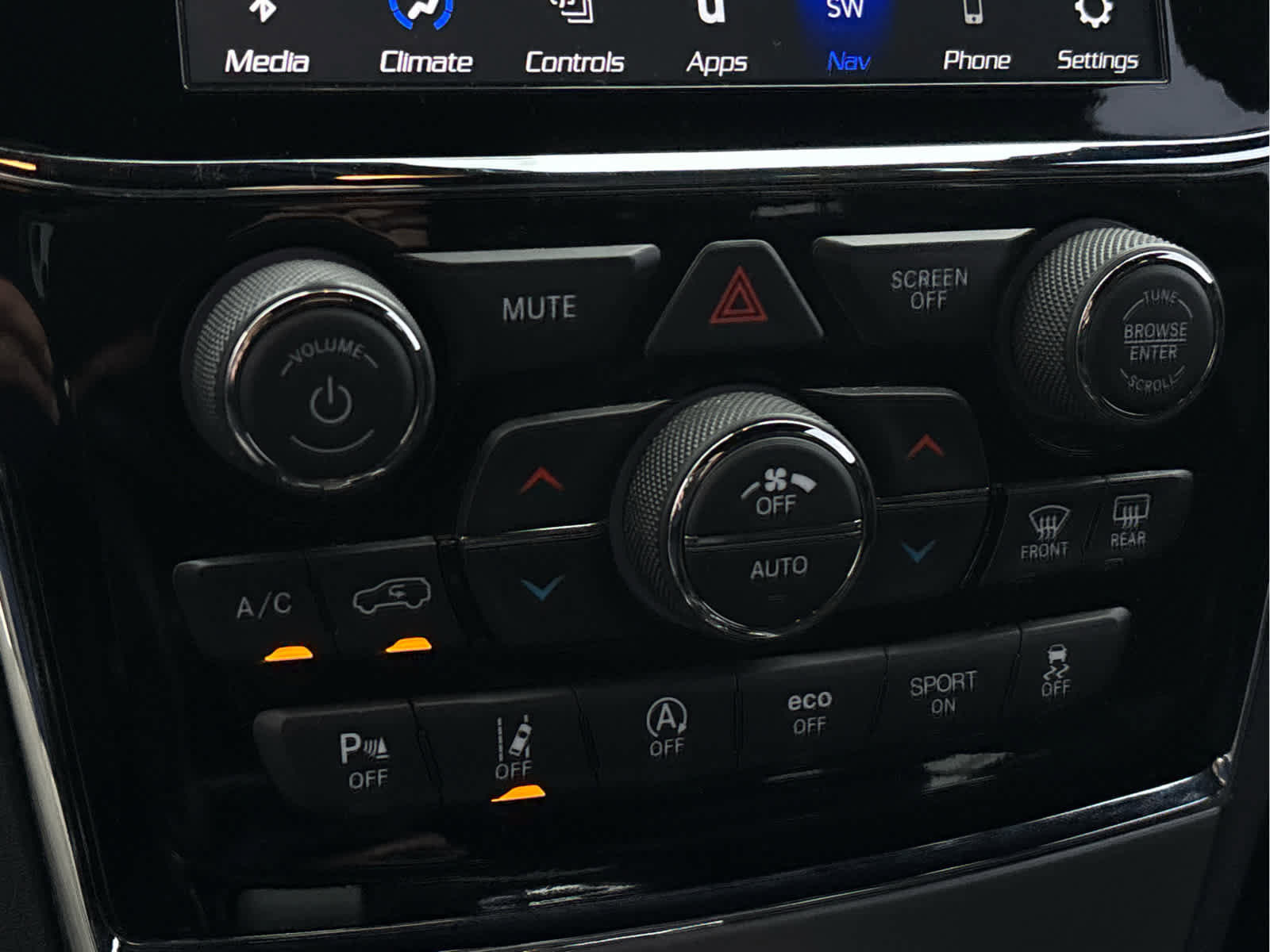 Used 2020 Jeep Grand Cherokee Laredo w/ Quick Order Package 2BN North image 16