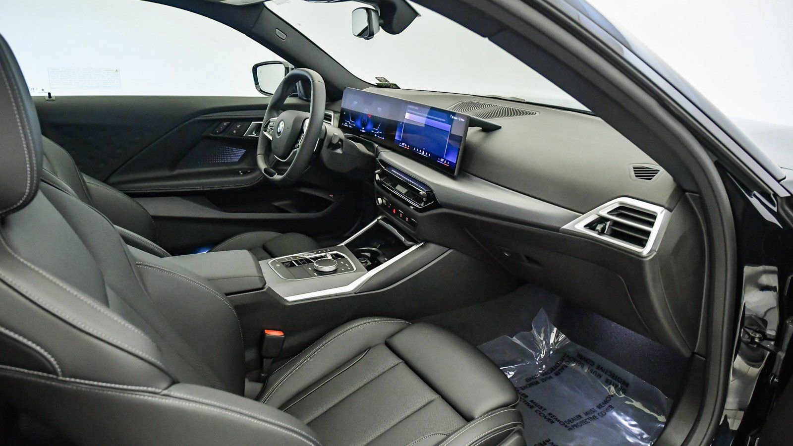 Used 2025 BMW 230i Coupe w/ Convenience Package image 16