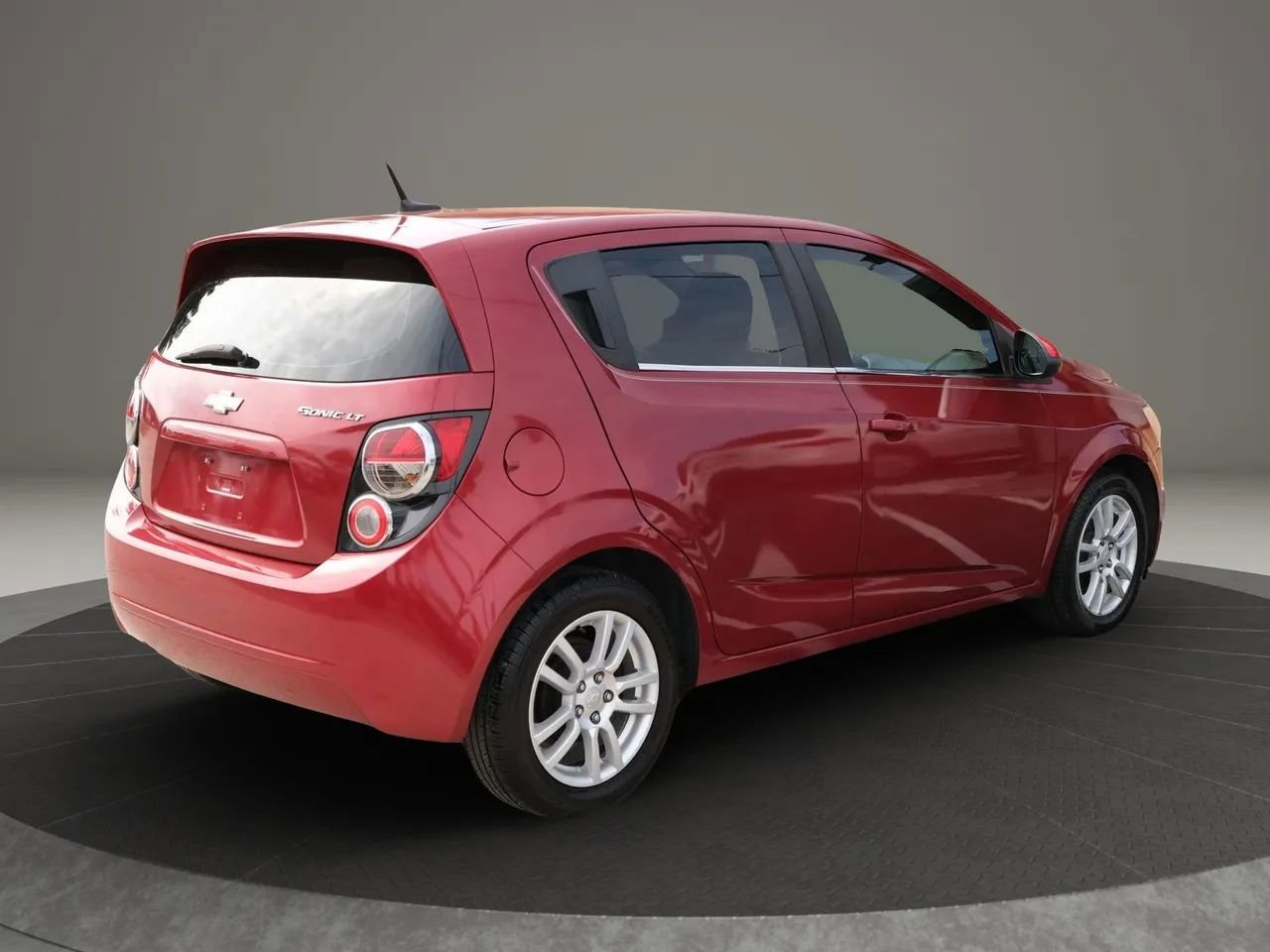 Used 2014 Chevrolet Sonic LT w/ Wheels and Fog Lamp Package image 6