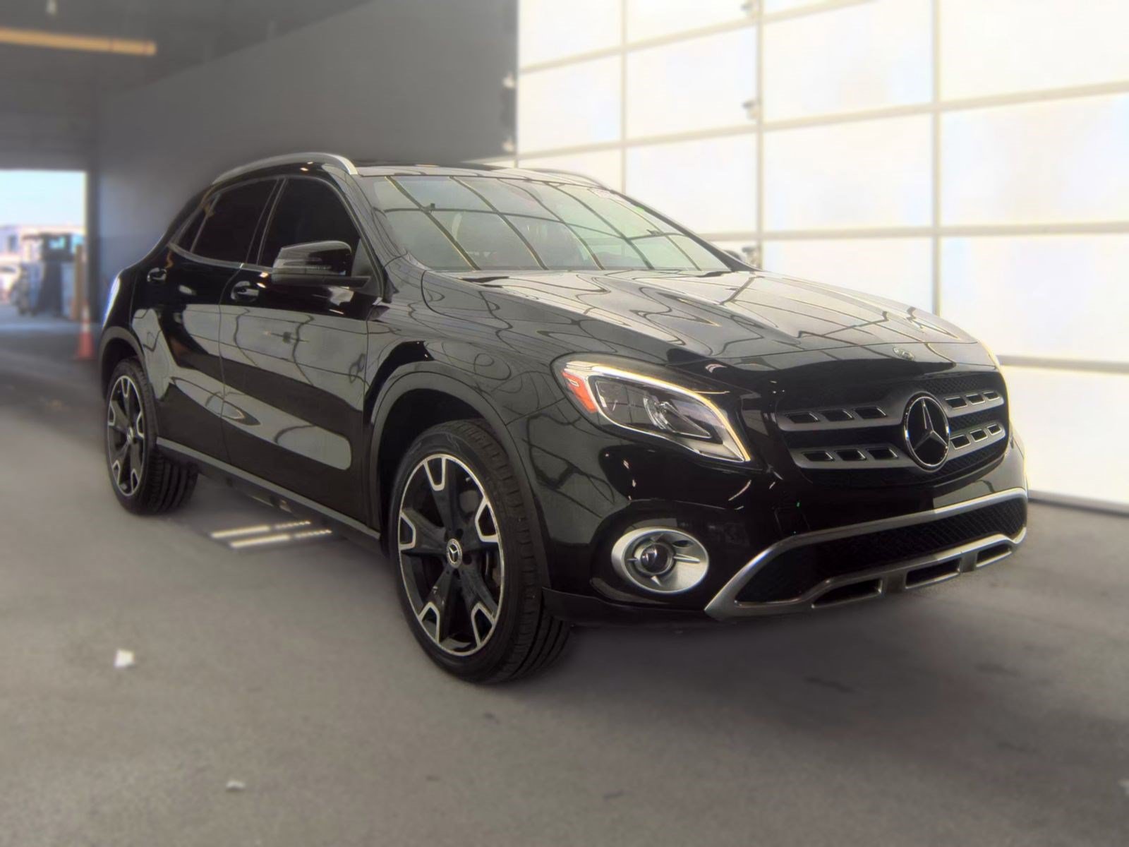 Used 2019 Mercedes-Benz GLA 250 w/ Convenience Package image 2