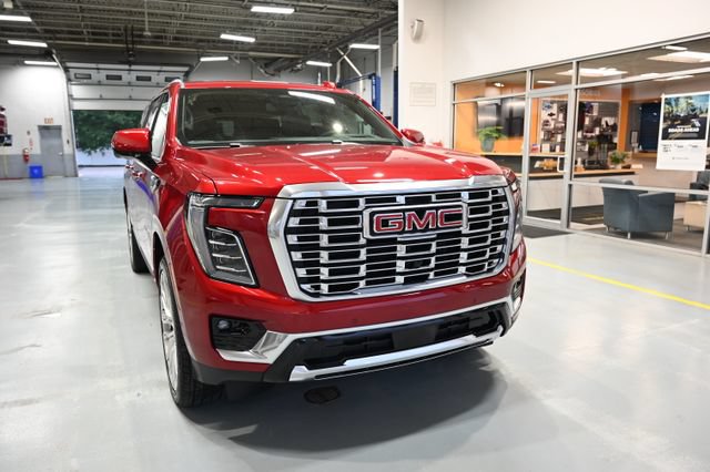 New 2026 GMC Yukon XL Denali w/ Sun & Power Step Package AWD/4WD image 3