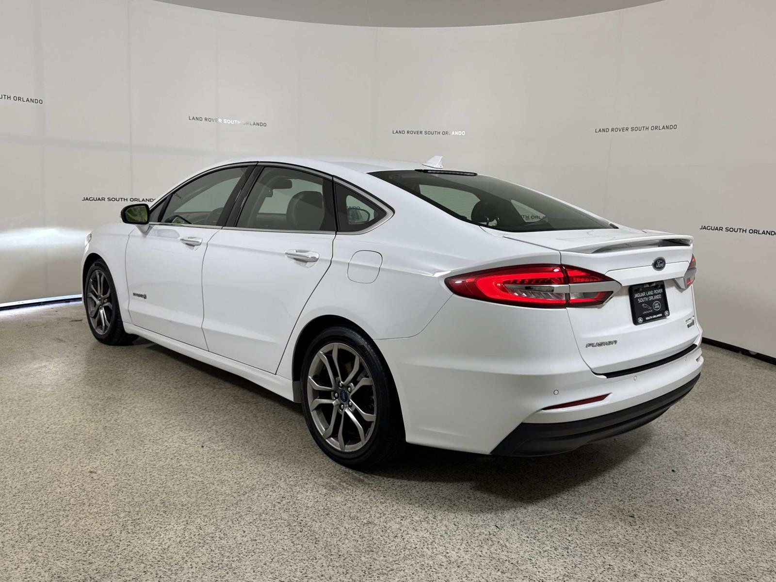 Used 2019 Ford Fusion Titanium FWD image 3