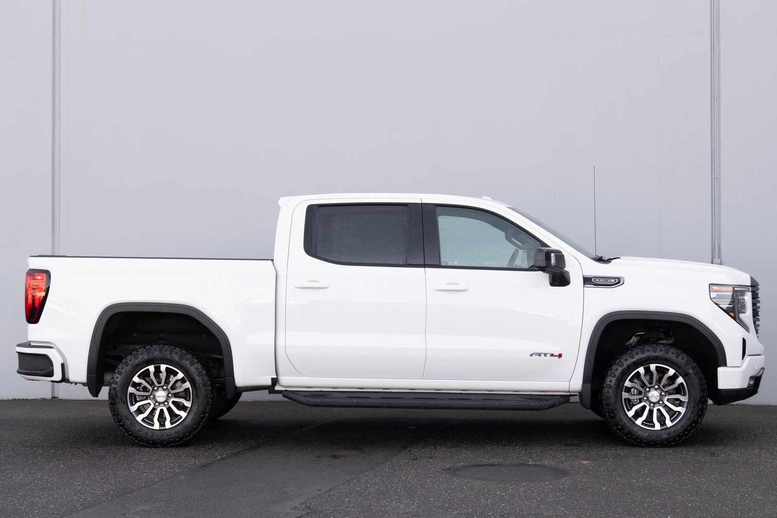 Used 2023 GMC Sierra 1500 AT4 w/ Technology Package image 31