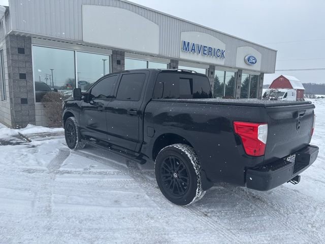 Used 2019 Nissan Titan SL image 7