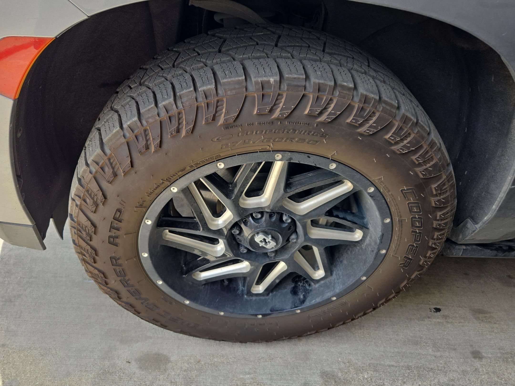 Used 2023 GMC Yukon Denali RWD image 5