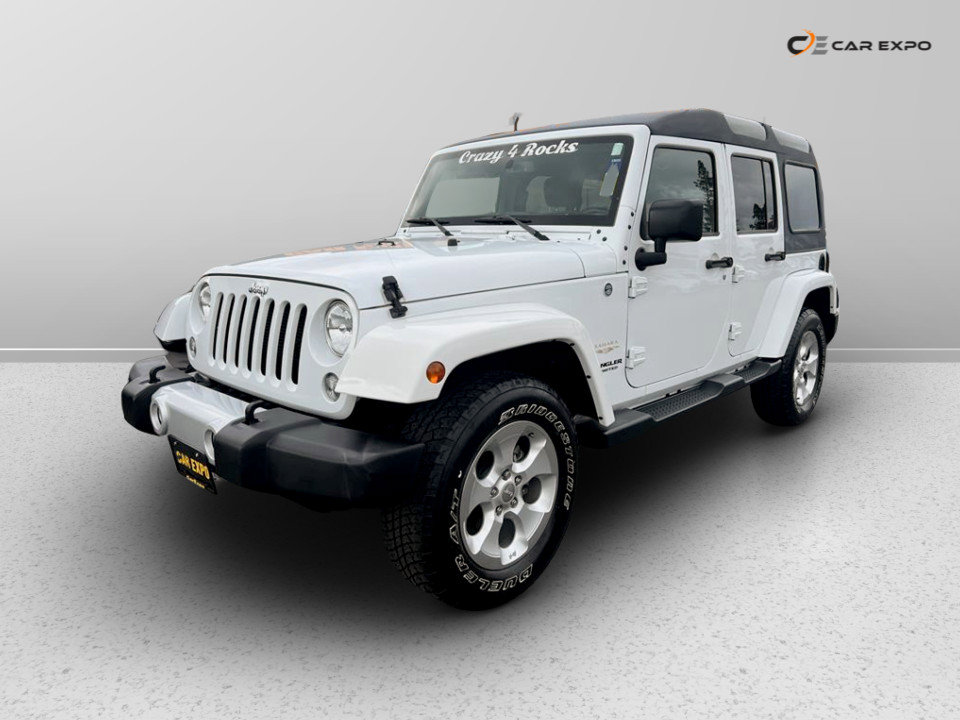 Used 2015 Jeep Wrangler Unlimited Sahara w/ Connectivity Group image 17