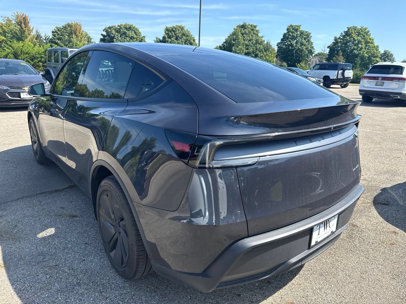Used 2026 Tesla Model Y Long Range AWD/4WD image 7