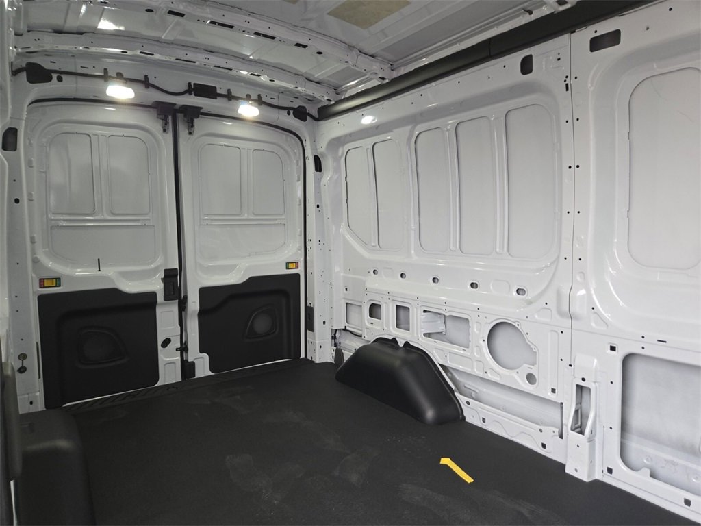 New 2025 Ford Transit 250 148 Medium Roof image 12