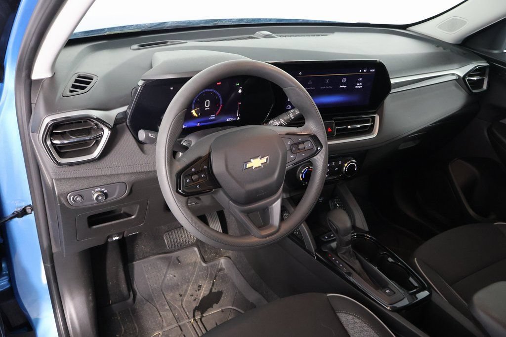 Used 2026 Chevrolet TrailBlazer LT FWD image 5