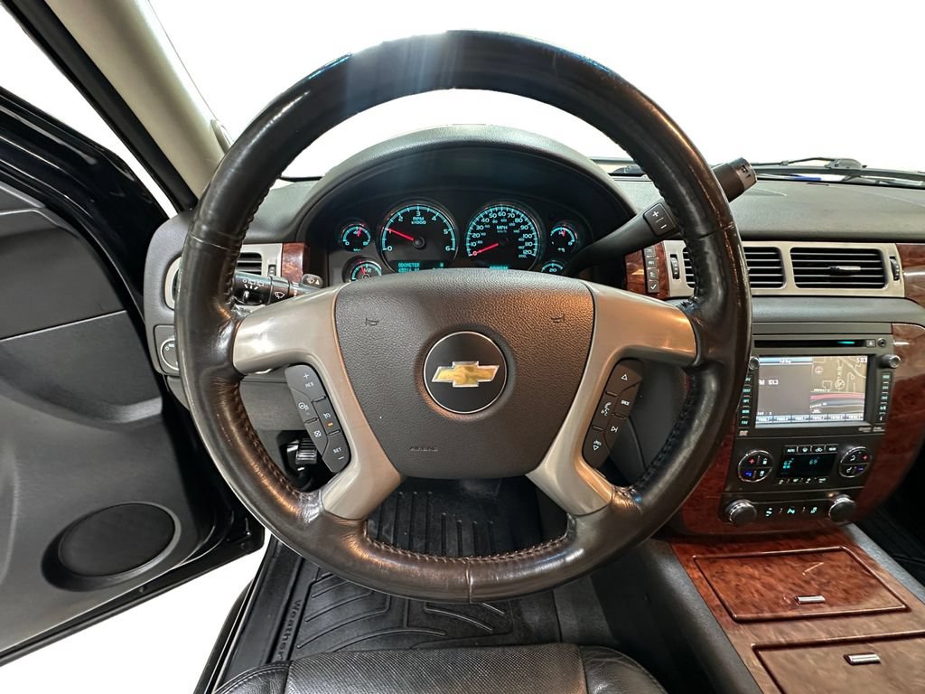 Used 2014 Chevrolet Suburban LTZ AWD/4WD image 15