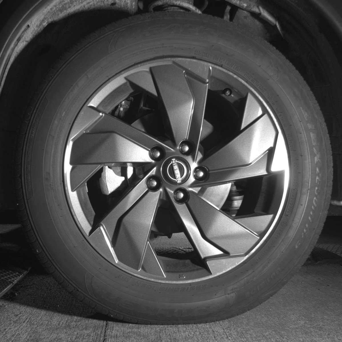 Used 2025 Nissan Rogue SV image 12