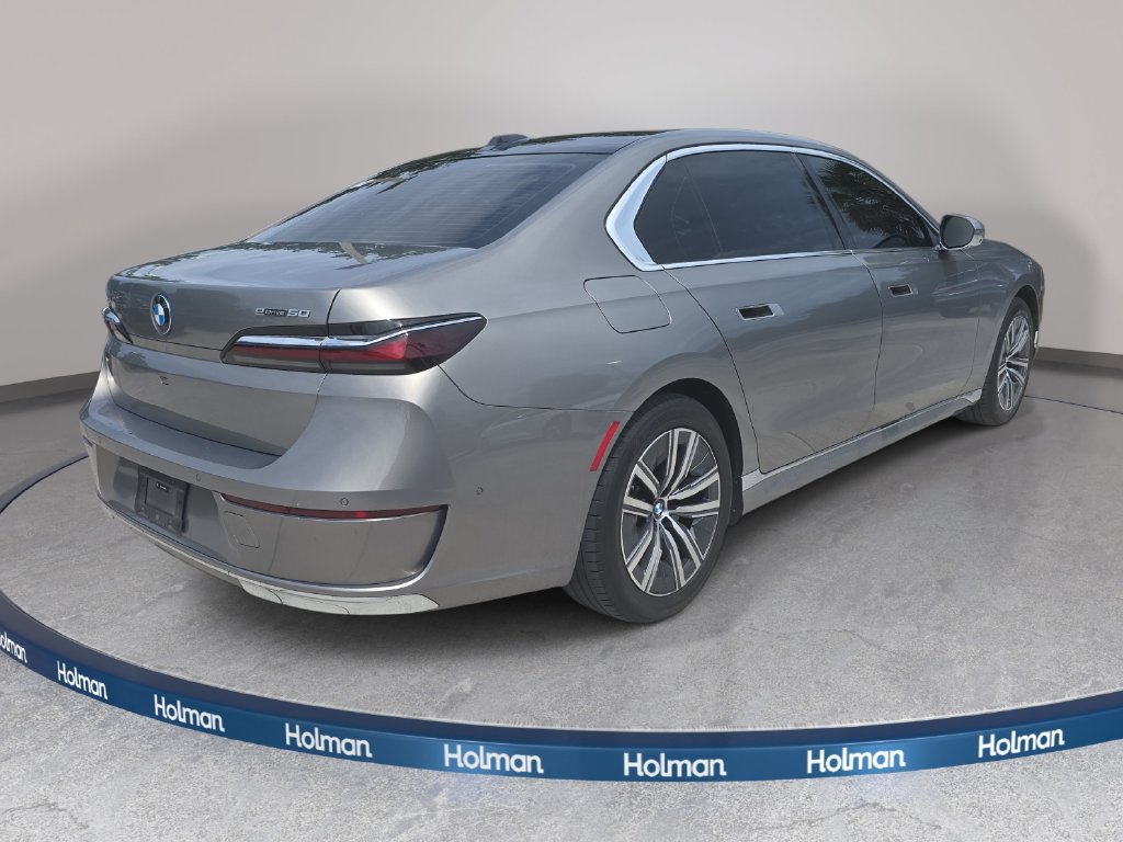 Certified 2024 BMW i7 eDrive50 w/ Premium Package RWD image 5