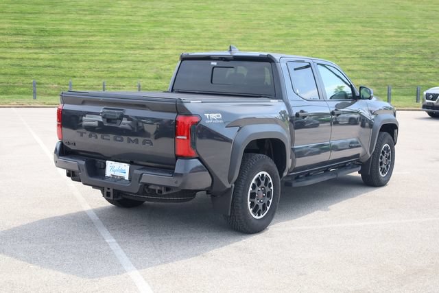 Used 2024 Toyota Tacoma TRD Off-Road w/ TRD Off Road Premium Package AWD/4WD image 4