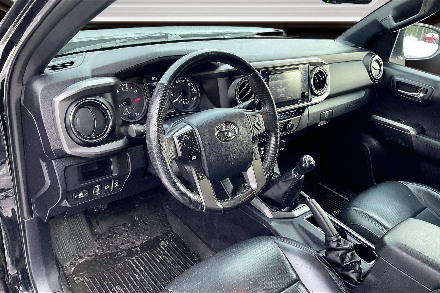 Used 2019 Toyota Tacoma TRD Off-Road image 13