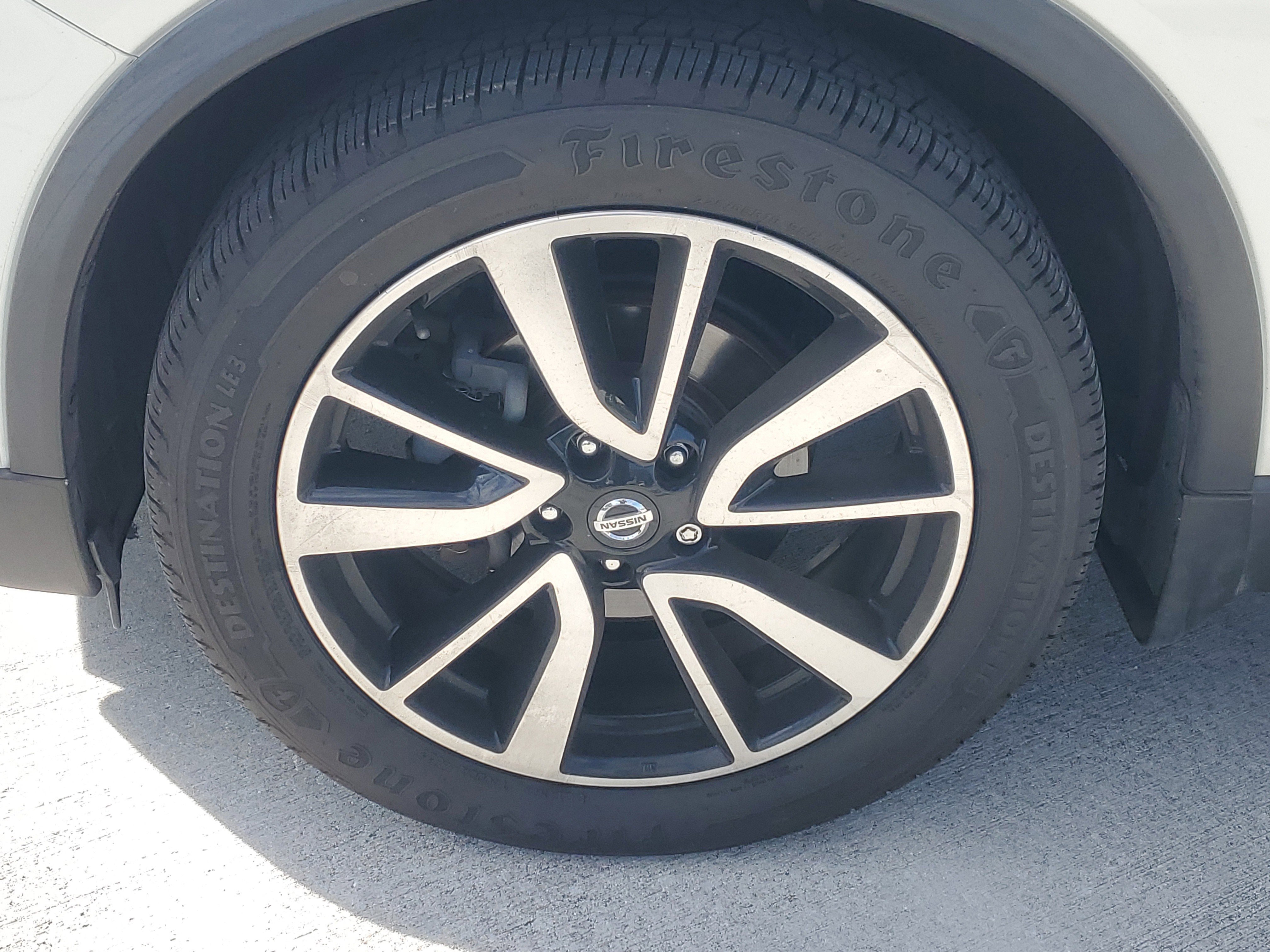 Used 2018 Nissan Rogue SL w/ Premium Package image 6