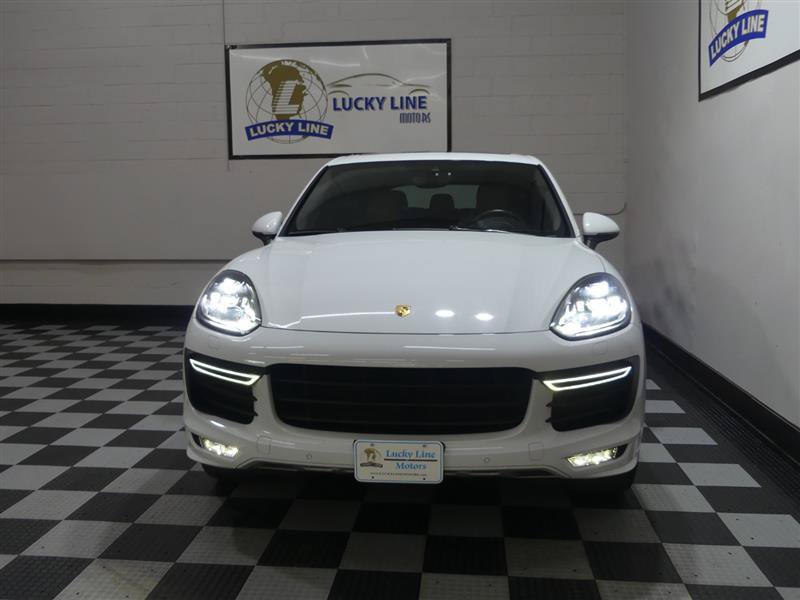 Used 2016 Porsche Cayenne GTS AWD/4WD image 2