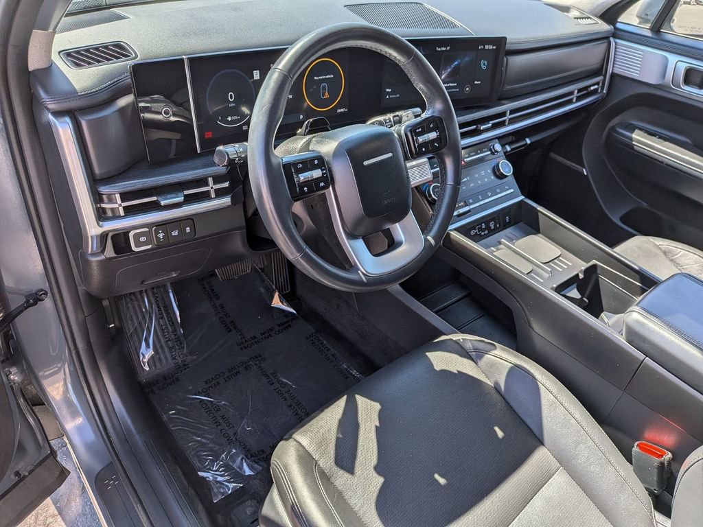 Used 2025 Hyundai Santa Fe Limited image 14