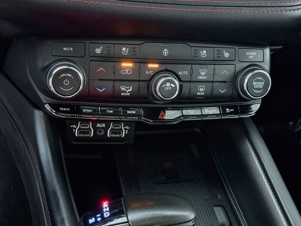 Used 2023 Dodge Durango R/T w/ Tow 'N Go Package AWD/4WD image 10