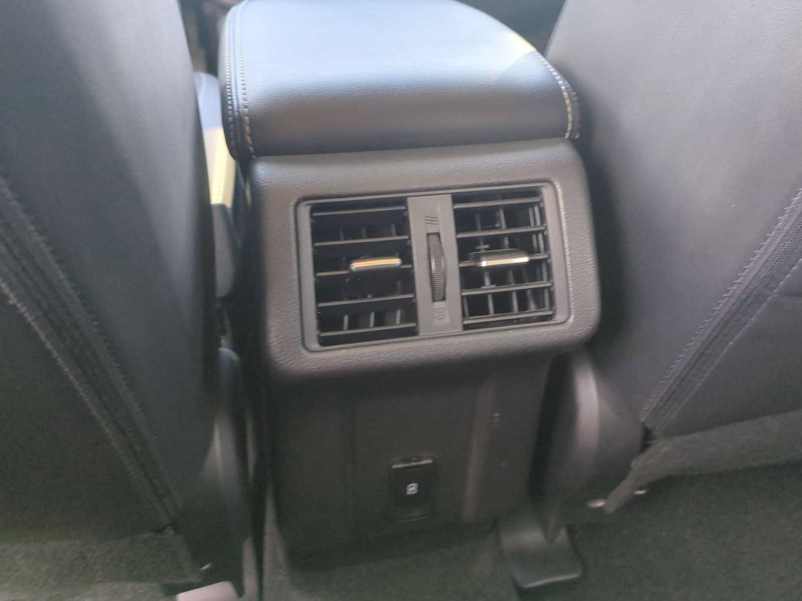 Used 2020 Mitsubishi Outlander SE FWD image 21