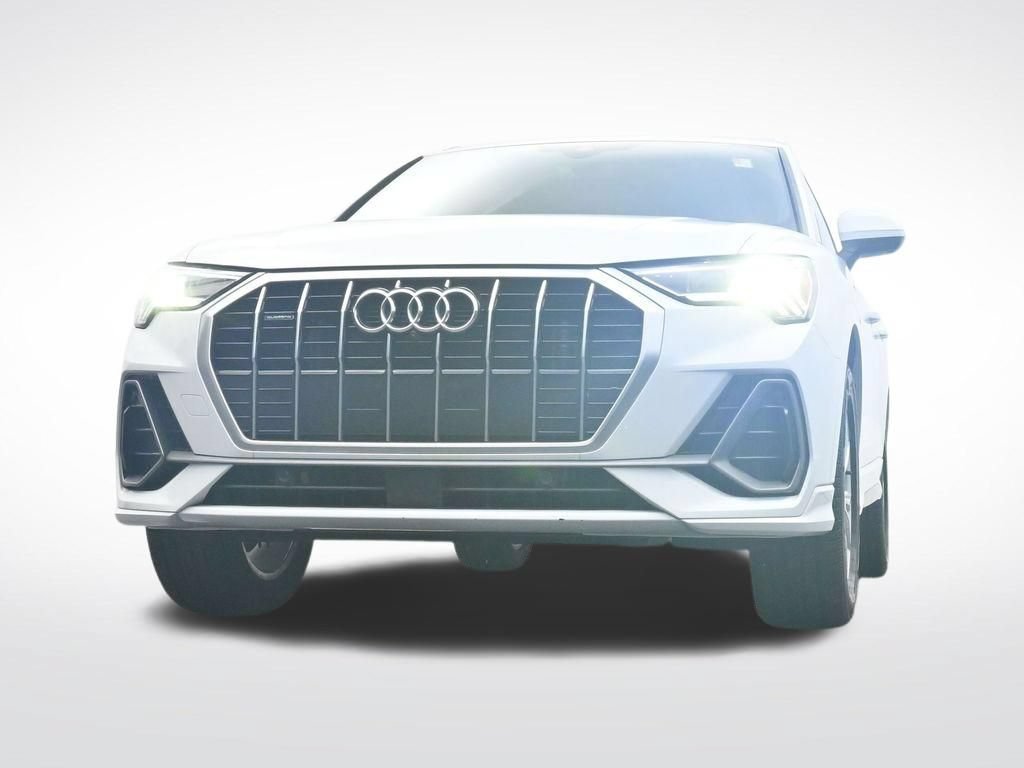 Used 2022 Audi Q3 2.0T Premium Plus w/ Premium Plus Package AWD/4WD image 33