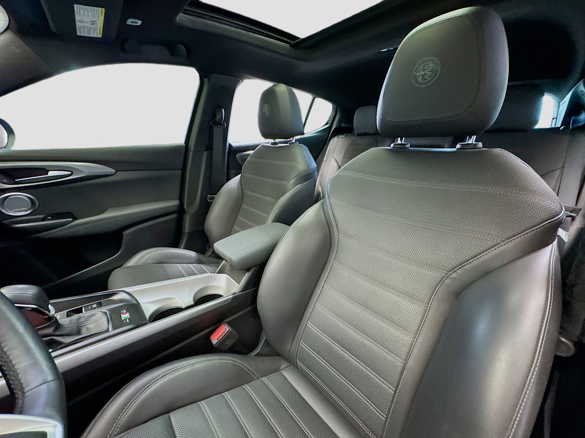 Used 2024 Alfa Romeo Tonale Ti image 14