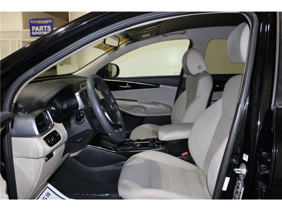 Used 2020 Kia Sorento LX image 10