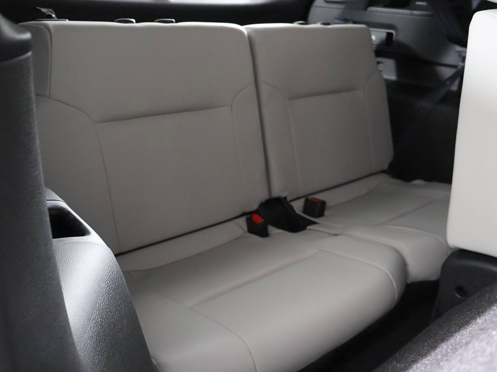 New 2025 Mitsubishi Outlander SE image 34
