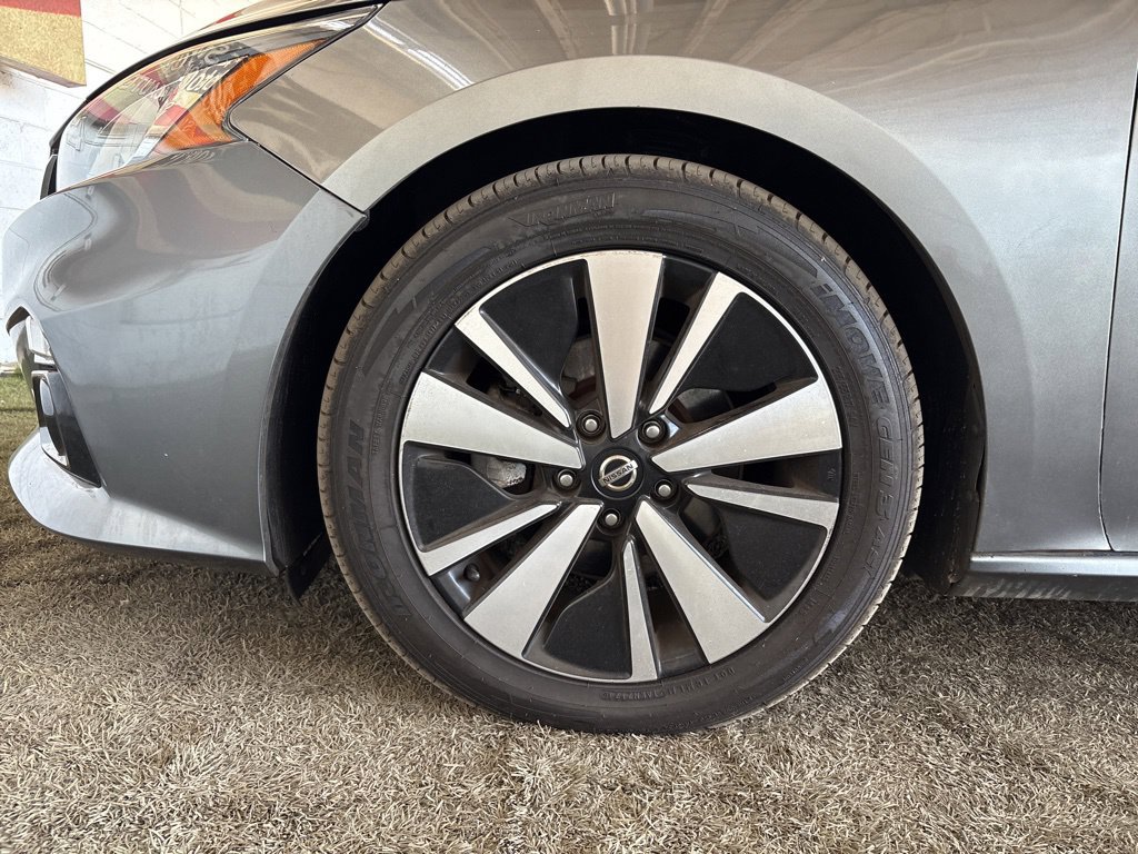 Used 2020 Nissan Altima 2.5 SL FWD image 11