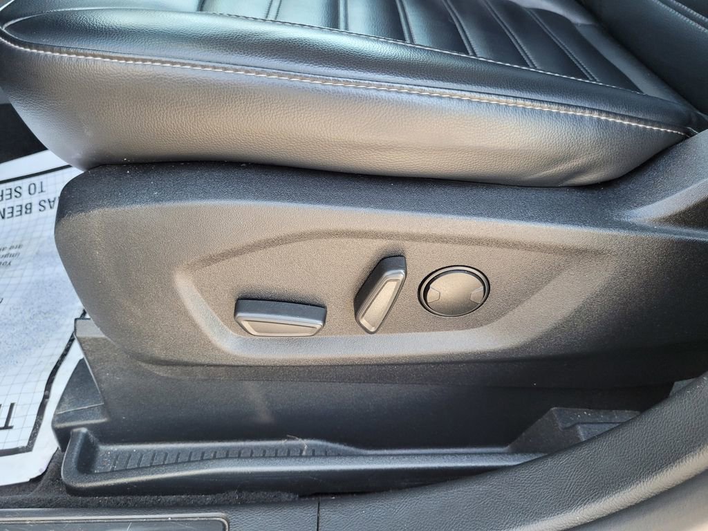 Used 2024 Ford Edge SEL image 12